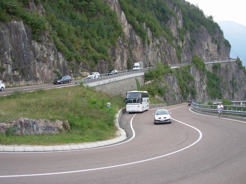 n_13 Auffahrt nach Ma. Weissenstein.jpg